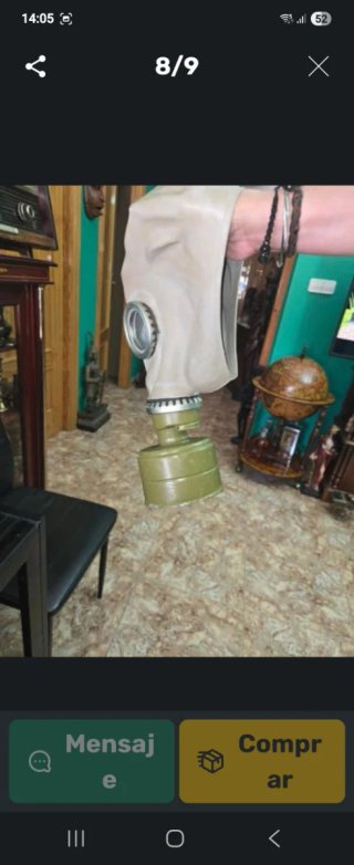 Cascos y máscara militar antigua