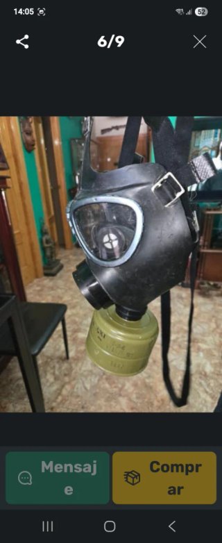 Cascos y máscara militar antigua