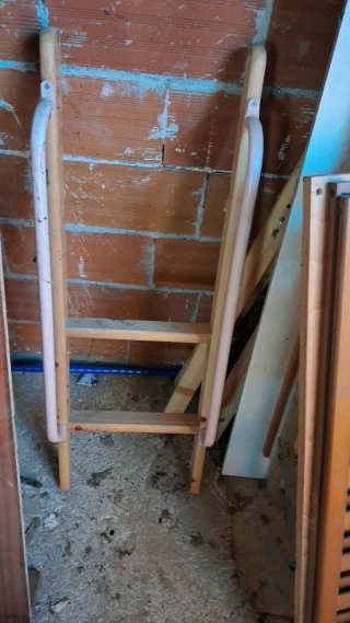 Cuna de madera con osito