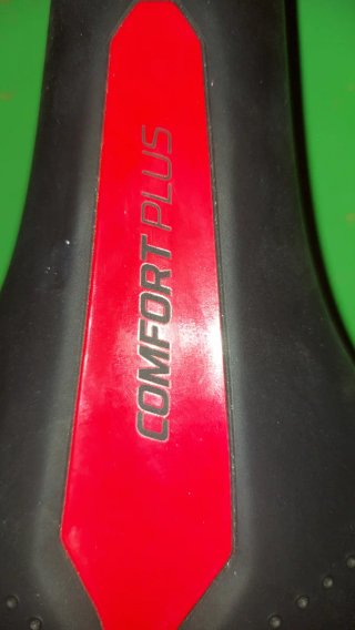 Sedile bici Comfort Plus MTB Nero/Rosso Decathlon