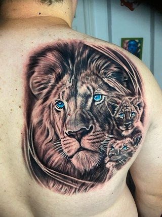 Servicio de tatuaje profesional en Madrid centro.