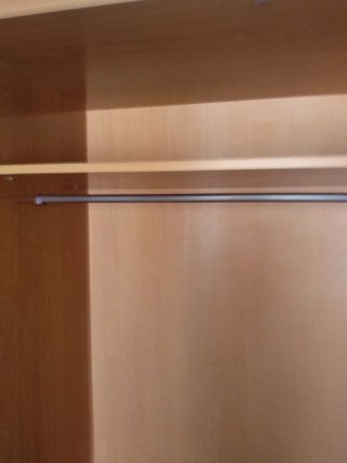 Armario ropero de madera