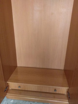 Armario ropero de madera