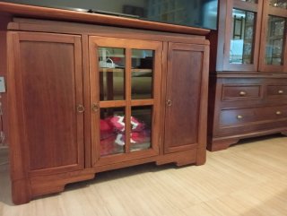 Mueble de salón madera y cristal