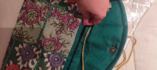 Bolso de mano bordado floral Sin estrenar