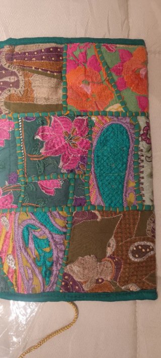 Bolso de mano bordado floral Sin estrenar