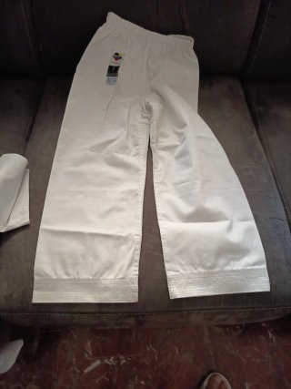 Karategui Kimono Arawaza Peso Medio 140cm Wkf