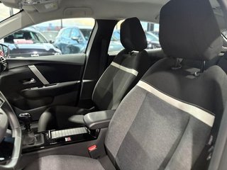 Citroën C4 PURETECH 130 S&S 6V YOU GRIS PLATINO (METALIZADO)	TELA MEANWHILE NEGRO