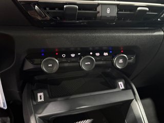 Citroën C4 PURETECH 130 S&S 6V YOU GRIS PLATINO (METALIZADO)	TELA MEANWHILE NEGRO