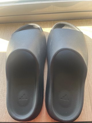 Chanclas Yeezy Slide