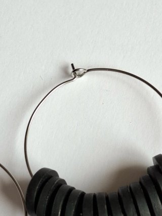 Pendientes Aro cuentas negras