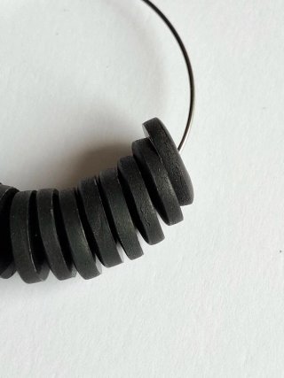 Pendientes Aro cuentas negras