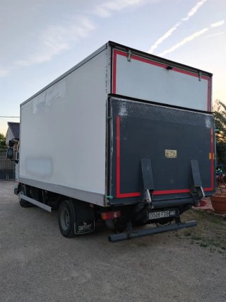 Camión Renault Midlum 8 180