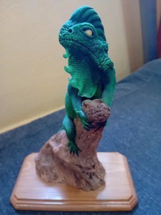Figura de lagarto decorativa
