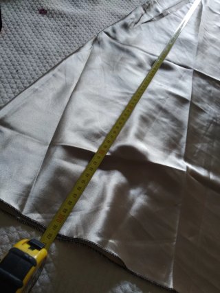 Camisón de raso dorado