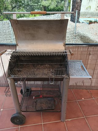 Barbacoa de hierro fundido