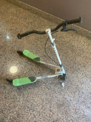 Patinete de 3 ruedas verde