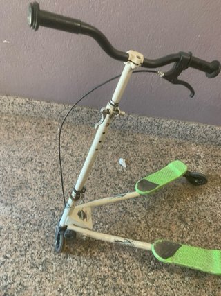 Patinete de 3 ruedas verde