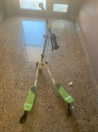 Patinete de 3 ruedas verde