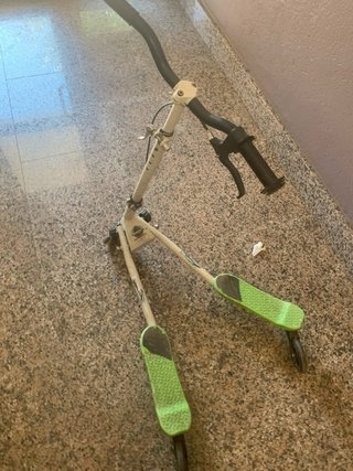 Patinete de 3 ruedas verde