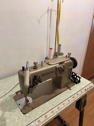 Máquina de coser industrial seminueva