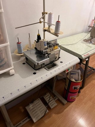 Máquina de coser industrial seminueva