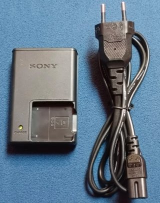 Cargador Sony BC-CSK Tipo K + Cable