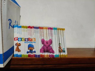 Libros y vajilla de Pocoyó