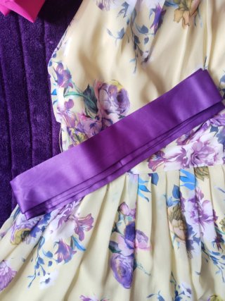 Conjunto Vestido Flores y Chaqueta Fucsia