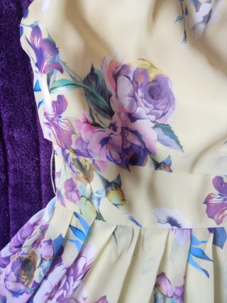 Conjunto Vestido Flores y Chaqueta Fucsia