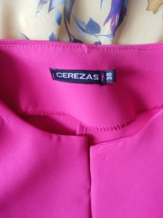 Conjunto Vestido Flores y Chaqueta Fucsia
