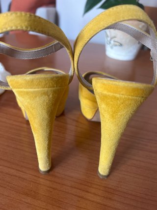 Sandalias Azar plataforma amarillas T37