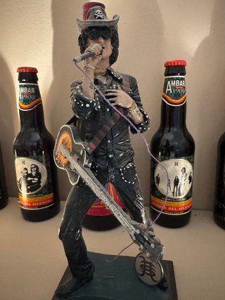Merchandising de Heroes del silencio y bunbury