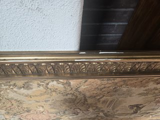Arazzo Jacquard con Cornice Dorata