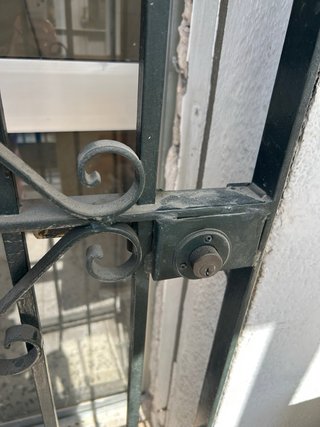 Reja de hierro para balcón