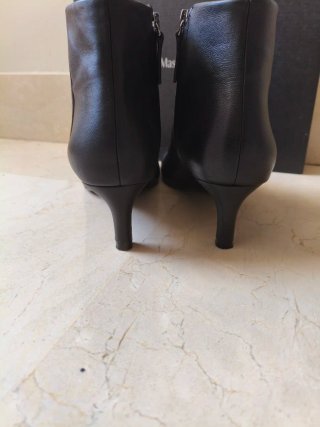 Botines de tacón Massimo Dutti negros