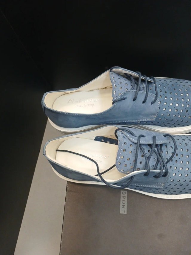 Talla 39 y 38 Zapatos mujer Alesya perforados