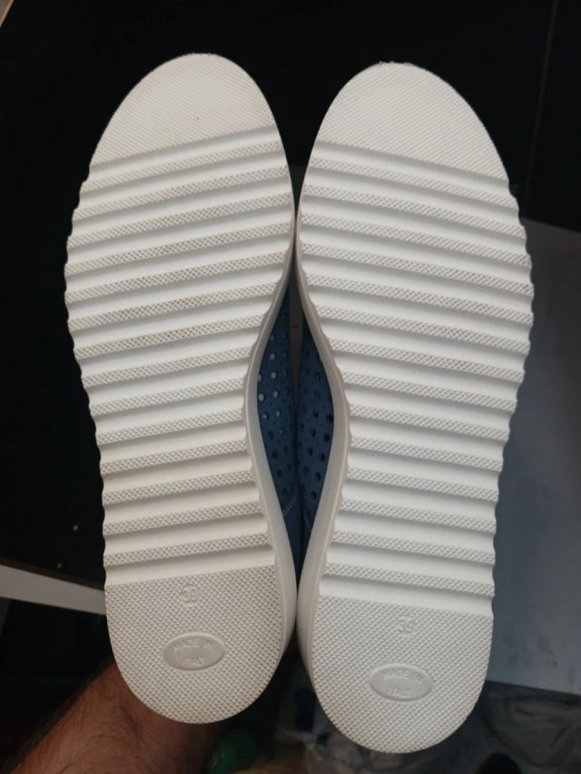 Talla 39 y 38 Zapatos mujer Alesya perforados