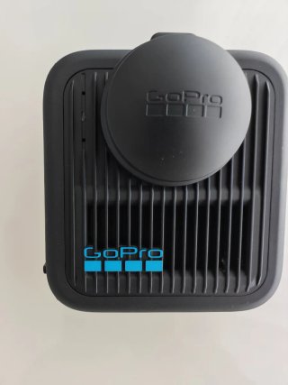 GoPro MAX 2 + 3 batterie + caricatore + custodia e altro