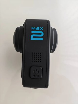 GoPro MAX 2 + 3 batterie + caricatore + custodia e altro