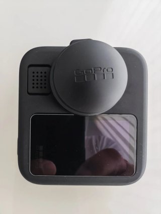 GoPro MAX 2 + 3 batterie + caricatore + custodia e altro