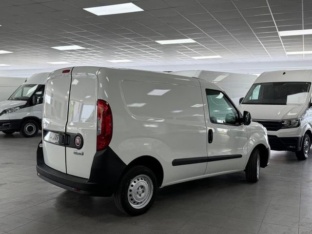 Fiat Doblò Cargo Base 1.3 Multijet 90cv E5+ SIN PUERTA LATERAL