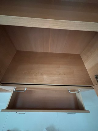 Armario madera puertas cristal 2 cajones