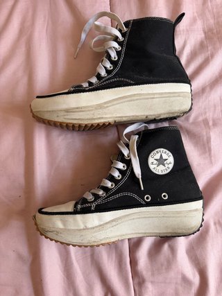Zapatillas Converse Negras y Blancas