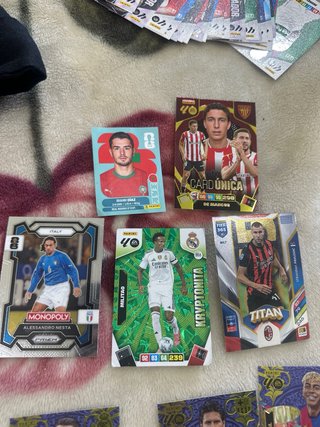 Cromos de fútbol de muchos tipos de coleccion