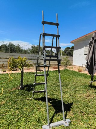 Escalera Piscina Metalica y PVC
