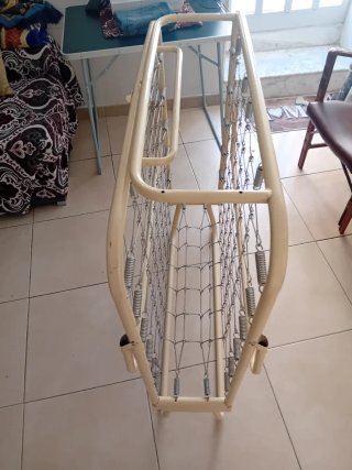 Letto metallico con molle