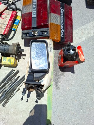 Piezas Seat 131: Faros, Correas, Espejo