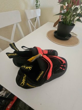 Gatos La Sportiva Tarantula nuevos