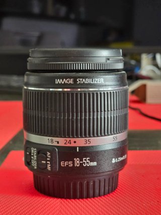 Canon EF-S 18-55mm f/3.5-5.6 IS Lente